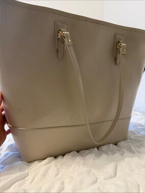 Lauren Ralph Lauren Cream Leather Tote with Embossed Pattern
